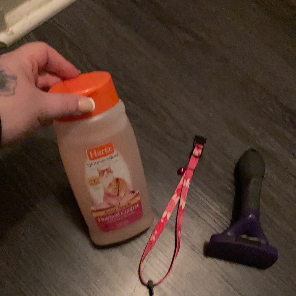 Furminator comb, cat hairball shampoo, and cute pink collar w a bell…!!